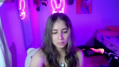 Snapshot of val_angelll chatting on 06/12/26, 04:00 valentina online show from 06/12/26, 04:00