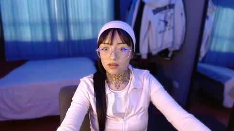 Snapshot of val_azuna chatting on 11/07/25, 09:37 valentina online show from 11/07/25, 09:37