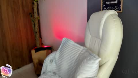 val_varago online show from 11/13/25, 12:20