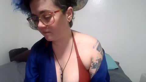 valarieak online show from 10/09/25, 09:57