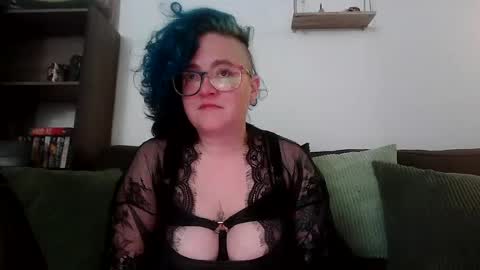 valarieak online show from 06/15/26, 07:21