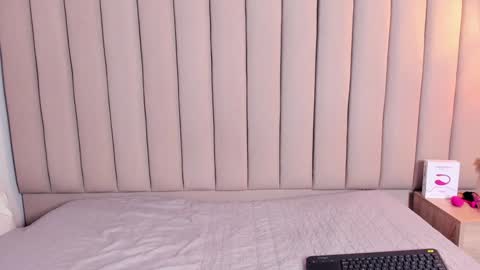 Snapshot of vale_n_matt chatting on 12/21/24, 08:07 Samantha y Matt online show from 12/21/24, 08:07