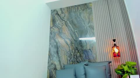 Snapshot of vale_n_matt chatting on 01/23/25, 05:02 Samantha y Matt online show from 01/23/25, 05:02