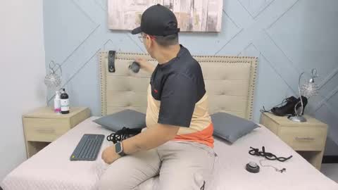 Snapshot of vale_n_matt chatting on 09/21/25, 03:41 Samantha y Matt online show from 09/21/25, 03:41