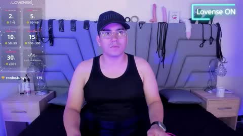 Snapshot of vale_n_matt chatting on 10/01/25, 03:34 Samantha y Matt online show from 10/01/25, 03:34