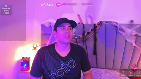 Snapshot of vale_n_matt chatting on 10/14/25, 03:40 Samantha y Matt online show from 10/14/25, 03:40