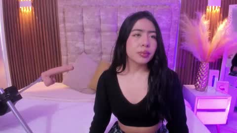 Snapshot of valecute_ chatting on 02/24/26, 12:36 Vale online show from 02/24/26, 12:36