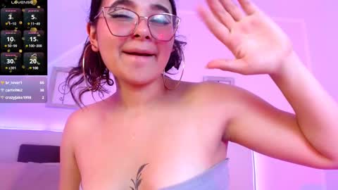 Snapshot of valeery_gomez chatting on 02/27/25, 01:59 Tifanny online show from 02/27/25, 01:59