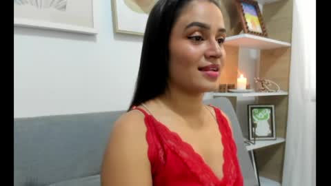 Snapshot of valen_col chatting on 05/25/26, 03:29 valen_col online show from 05/25/26, 03:29