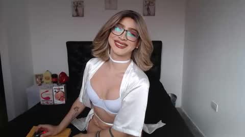 Snapshot of valen_foxxx chatting on 05/03/26, 01:50 valen_foxxx online show from 05/03/26, 01:50