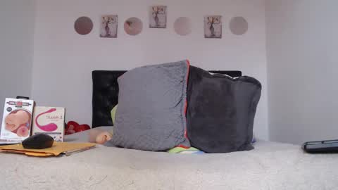Snapshot of valen_foxxx chatting on 05/11/26, 02:45 valen_foxxx online show from 05/11/26, 02:45