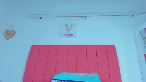 Snapshot of valen_rose0 chatting on 03/07/25, 12:01 VALENTINA 3 online show from 03/07/25, 12:01