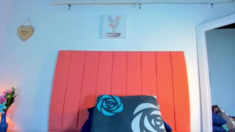 Snapshot of valen_rose0 chatting on 09/09/25, 12:05 VALENTINA 3 online show from 09/09/25, 12:05