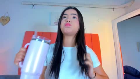 Snapshot of valen_rose0 chatting on 11/22/25, 12:04 VALENTINA 3 online show from 11/22/25, 12:04