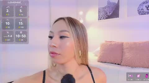 Snapshot of valen_ross_ chatting on 08/04/26, 10:01 valentina Rossi 3 online show from 08/04/26, 10:01