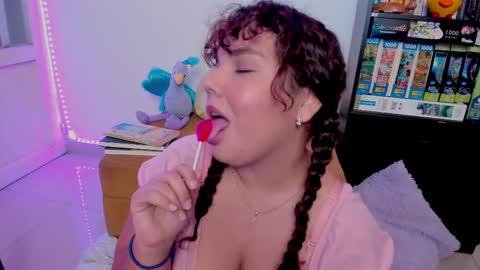 Snapshot of valen_smile_ chatting on 02/11/25, 02:35 valen_smile_ online show from 02/11/25, 02:35