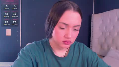 Snapshot of valen_thompson chatting on 03/06/25, 12:10 IG-valen mendoza99 twitter valenthompson99 online show from 03/06/25, 12:10