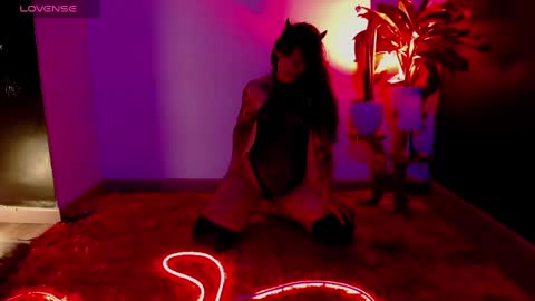 Snapshot of valengray chatting on 01/17/25, 05:00 Valen online show from 01/17/25, 05:00