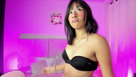 Snapshot of valenn_sweet chatting on 12/04/25, 04:22 Valenn online show from 12/04/25, 04:22