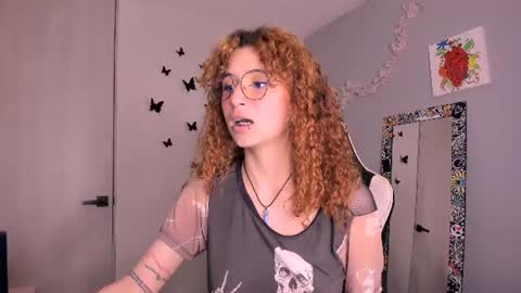 Snapshot of valent_27 chatting on 07/27/26, 01:01 Valentina online show from 07/27/26, 01:01