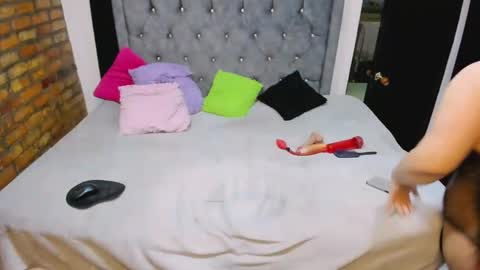 Snapshot of valenthottie chatting on 09/20/25, 01:06 Valentina online show from 09/20/25, 01:06