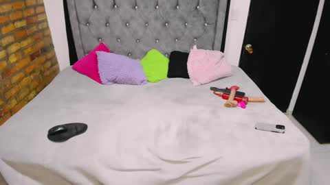 Snapshot of valenthottie chatting on 09/21/25, 01:07 Valentina online show from 09/21/25, 01:07