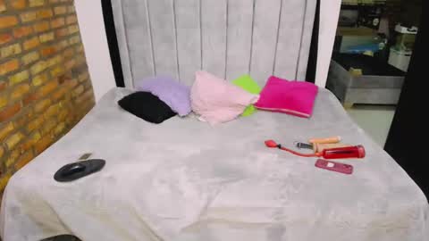 Snapshot of valenthottie chatting on 11/02/25, 11:07 Valentina online show from 11/02/25, 11:07