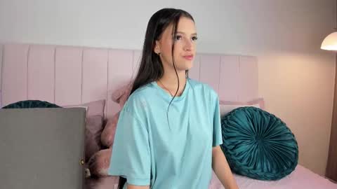 Valentina Torres online show from 11/06/25, 03:29