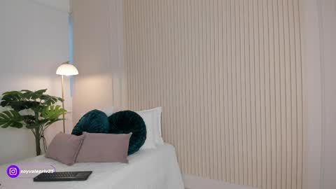 Valentina Torres online show from 04/17/26, 09:29