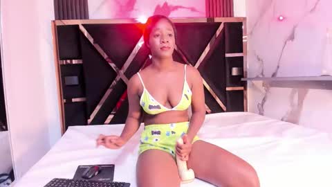 Snapshot of valentina_eboni chatting on 03/01/26, 06:43 Sharon online show from 03/01/26, 06:43