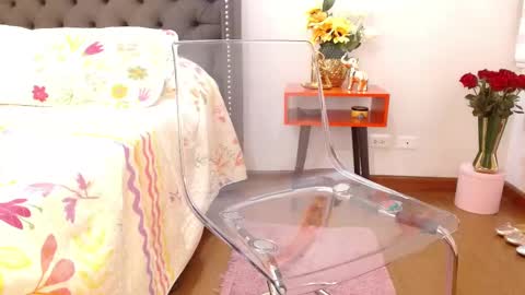 Snapshot of valentina_ferrer0 chatting on 02/15/25, 11:25 Valen Ferrer online show from 02/15/25, 11:25