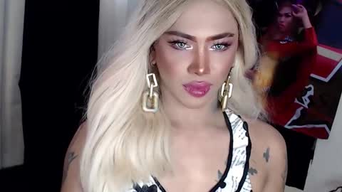 Snapshot of valentina_goddess_tsxxx chatting on 12/05/24, 05:26 Amanda online show from 12/05/24, 05:26
