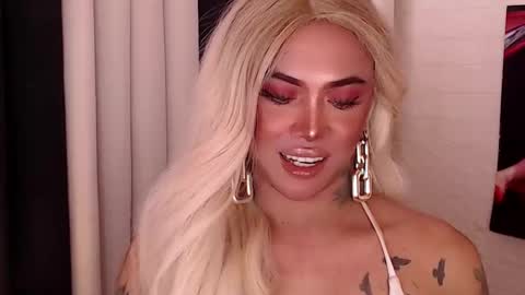 Snapshot of valentina_goddess_tsxxx chatting on 12/12/24, 12:16 Amanda online show from 12/12/24, 12:16