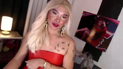 Snapshot of valentina_goddess_tsxxx chatting on 12/12/24, 10:45 Amanda online show from 12/12/24, 10:45