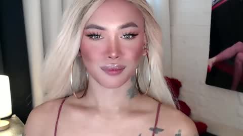 Snapshot of valentina_goddess_tsxxx chatting on 01/18/25, 05:31 Amanda online show from 01/18/25, 05:31