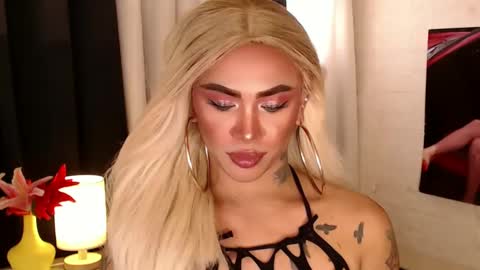 Snapshot of valentina_goddess_tsxxx chatting on 01/20/25, 05:26 Amanda online show from 01/20/25, 05:26