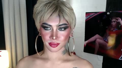 Snapshot of valentina_goddess_tsxxx chatting on 01/21/25, 06:43 Amanda online show from 01/21/25, 06:43
