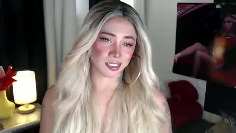 Snapshot of valentina_goddess_tsxxx chatting on 02/11/25, 12:59 Amanda online show from 02/11/25, 12:59