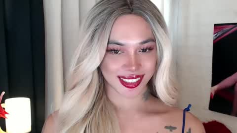 Snapshot of valentina_goddess_tsxxx chatting on 03/03/25, 02:04 Amanda online show from 03/03/25, 02:04