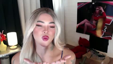 Snapshot of valentina_goddess_tsxxx chatting on 03/04/25, 01:01 Amanda online show from 03/04/25, 01:01