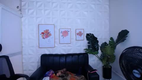 Valentina  online show from 02/12/26, 07:53