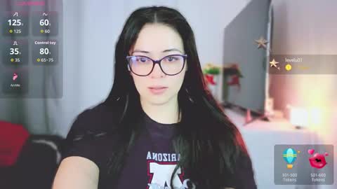 Snapshot of valentina_nappi96 chatting on 02/19/26, 05:14 VALE online show from 02/19/26, 05:14