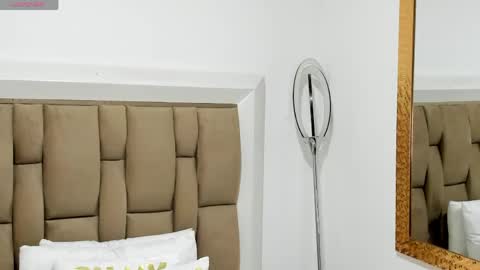 Valentina online show from 04/22/26, 11:45