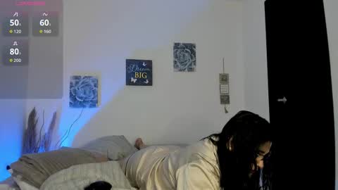 valentina_owens online show from 11/25/25, 07:58