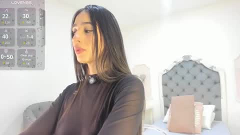 Snapshot of valentina_ross_ chatting on 01/17/26, 11:59 Valentina online show from 01/17/26, 11:59