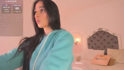 Snapshot of valentina_ross_ chatting on 02/05/26, 10:31 Valentina online show from 02/05/26, 10:31