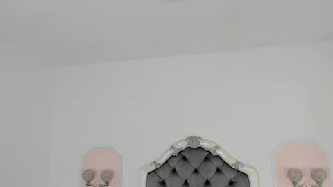 Snapshot of valentina_ross_ chatting on 02/23/26, 11:40 Valentina online show from 02/23/26, 11:40