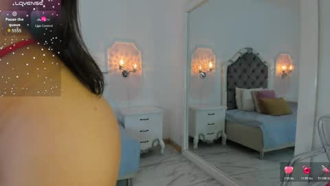 Snapshot of valentina_ross_ chatting on 05/06/26, 12:32 Valentina online show from 05/06/26, 12:32