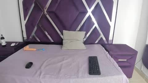 Snapshot of valentinaasm chatting on 11/08/25, 01:11 valentinaasm online show from 11/08/25, 01:11