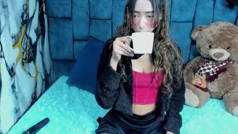 valentinaklean1 online show from 05/17/26, 01:36